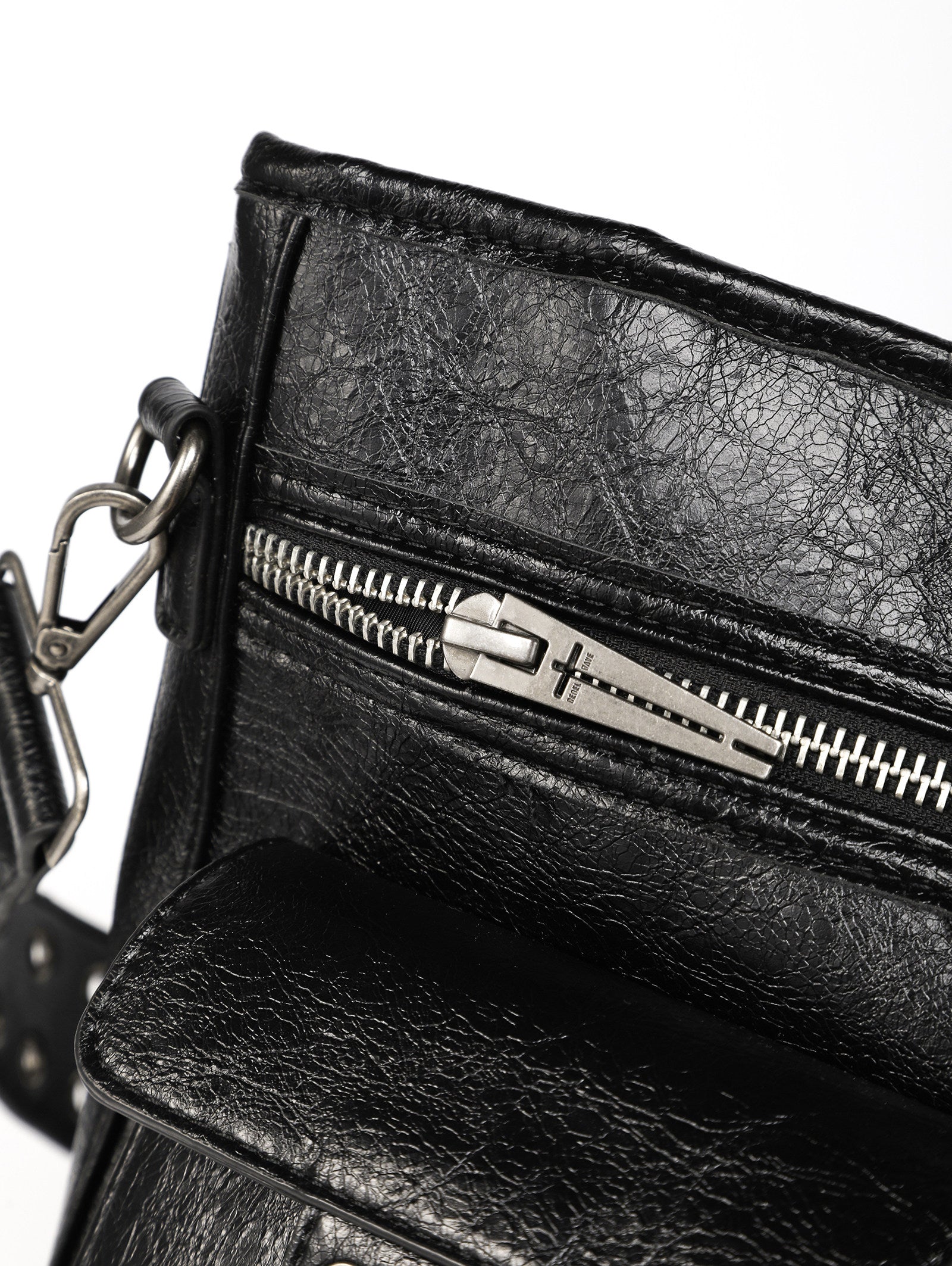 "✝" Cross-cracked leather bag