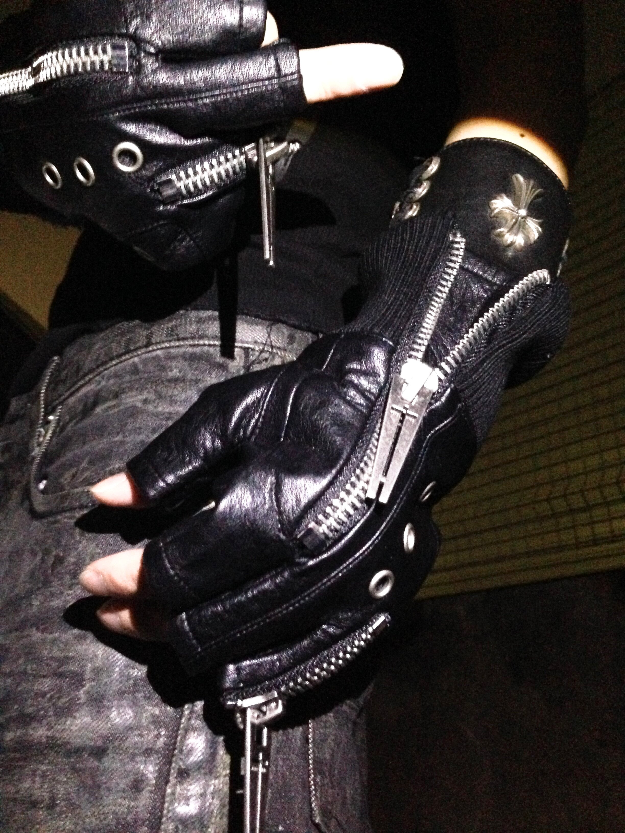 "WØR" double-zip gloves