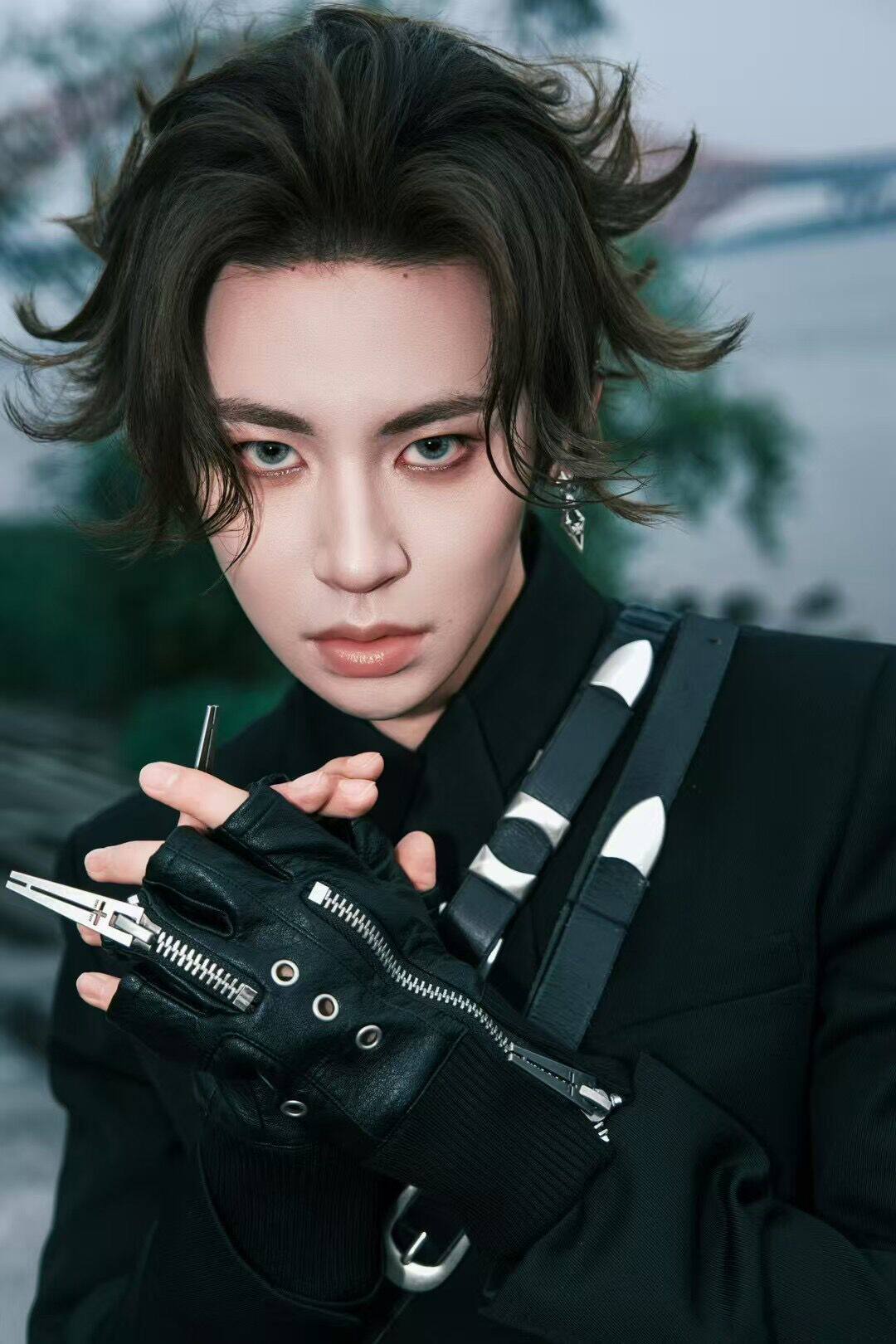 "WØR" double-zip gloves
