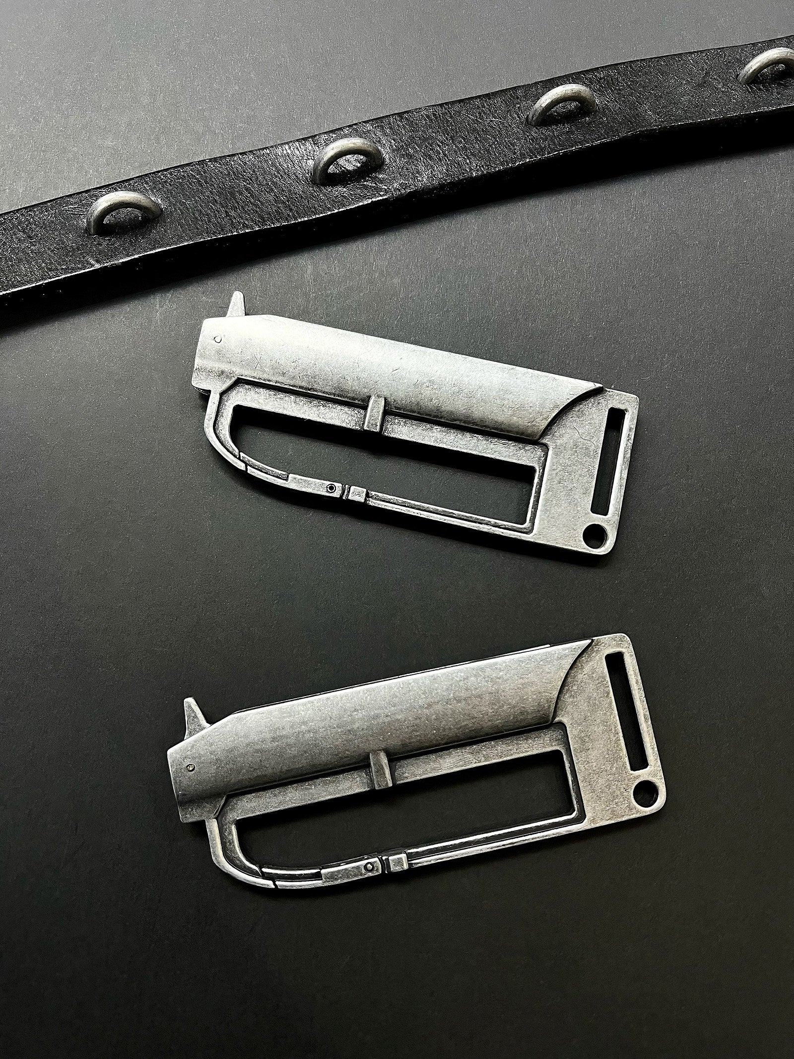 "BΣLA" Scimitar-head belt