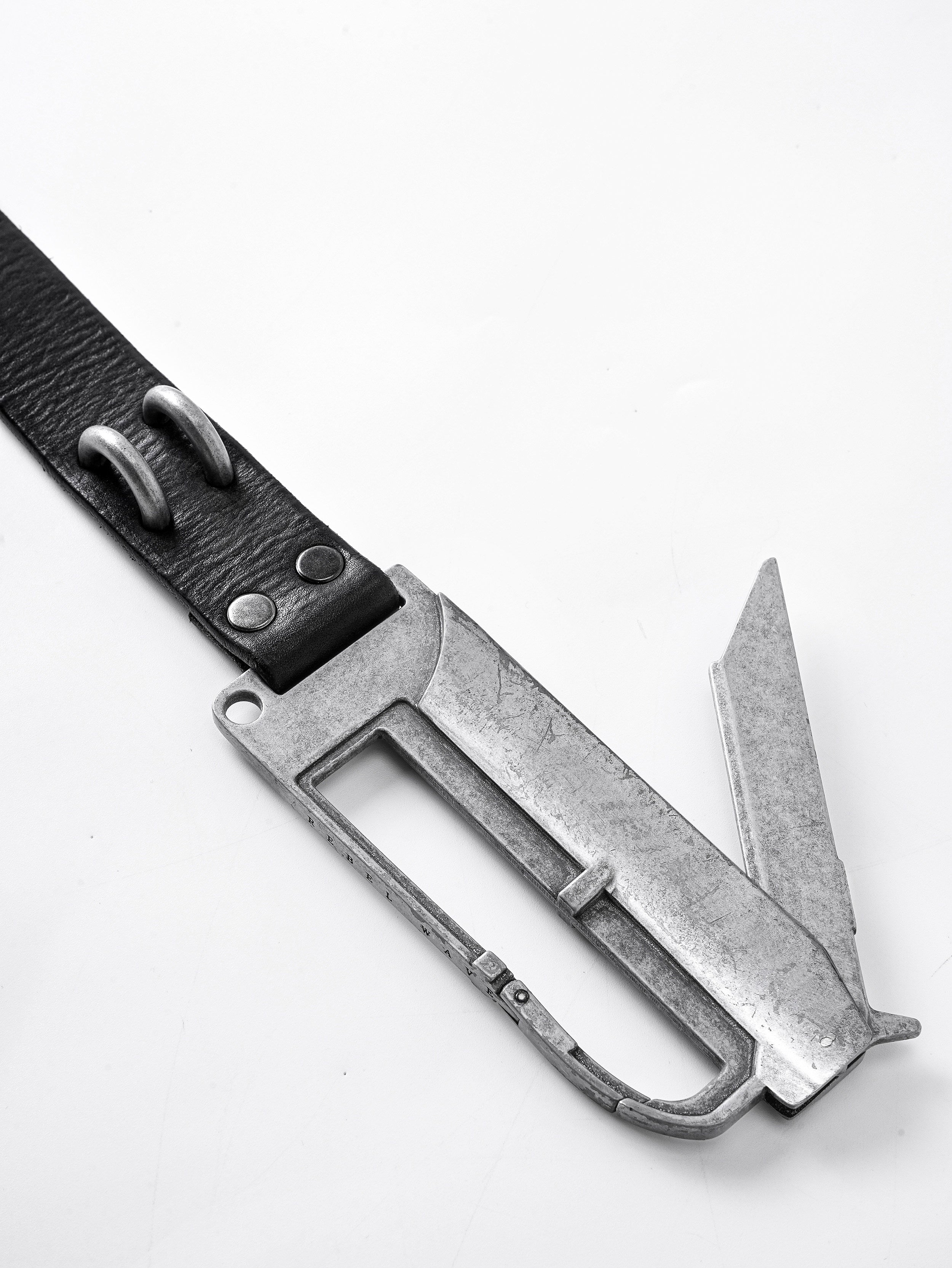 "BΣLA" Scimitar-head belt