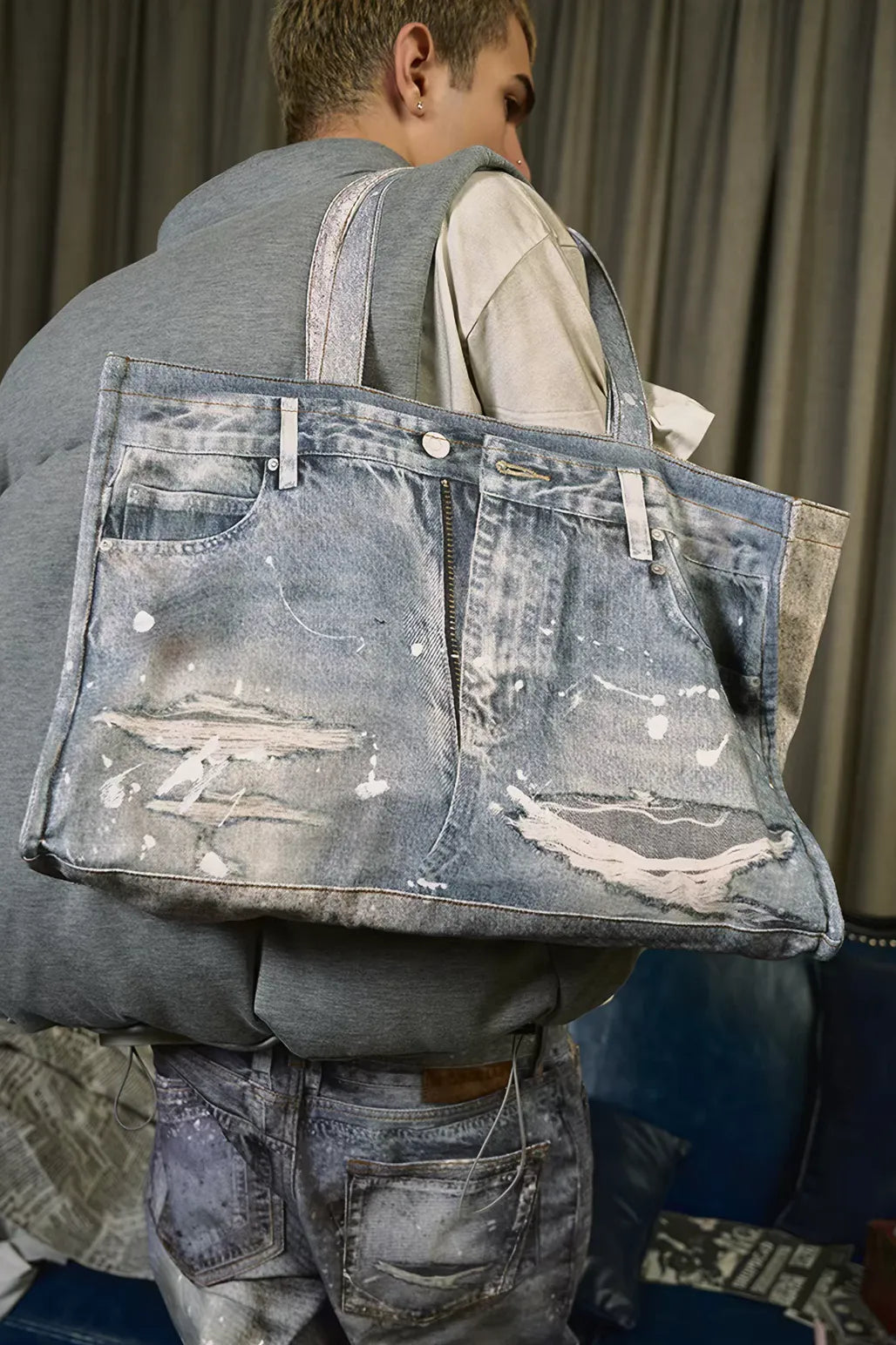 Distressed jeans Tote