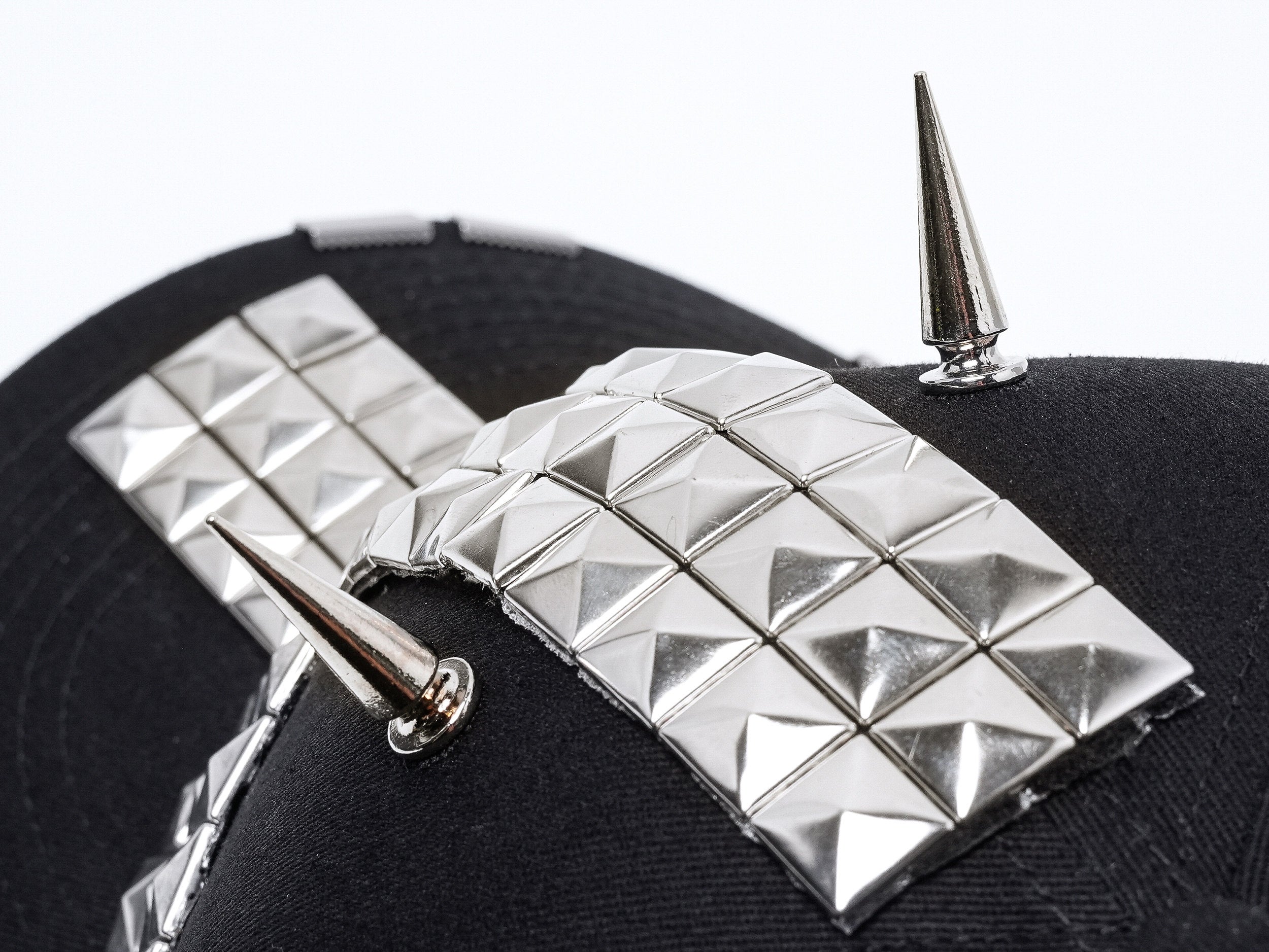 "RЖЯ" Cross iron-plate rivet cap