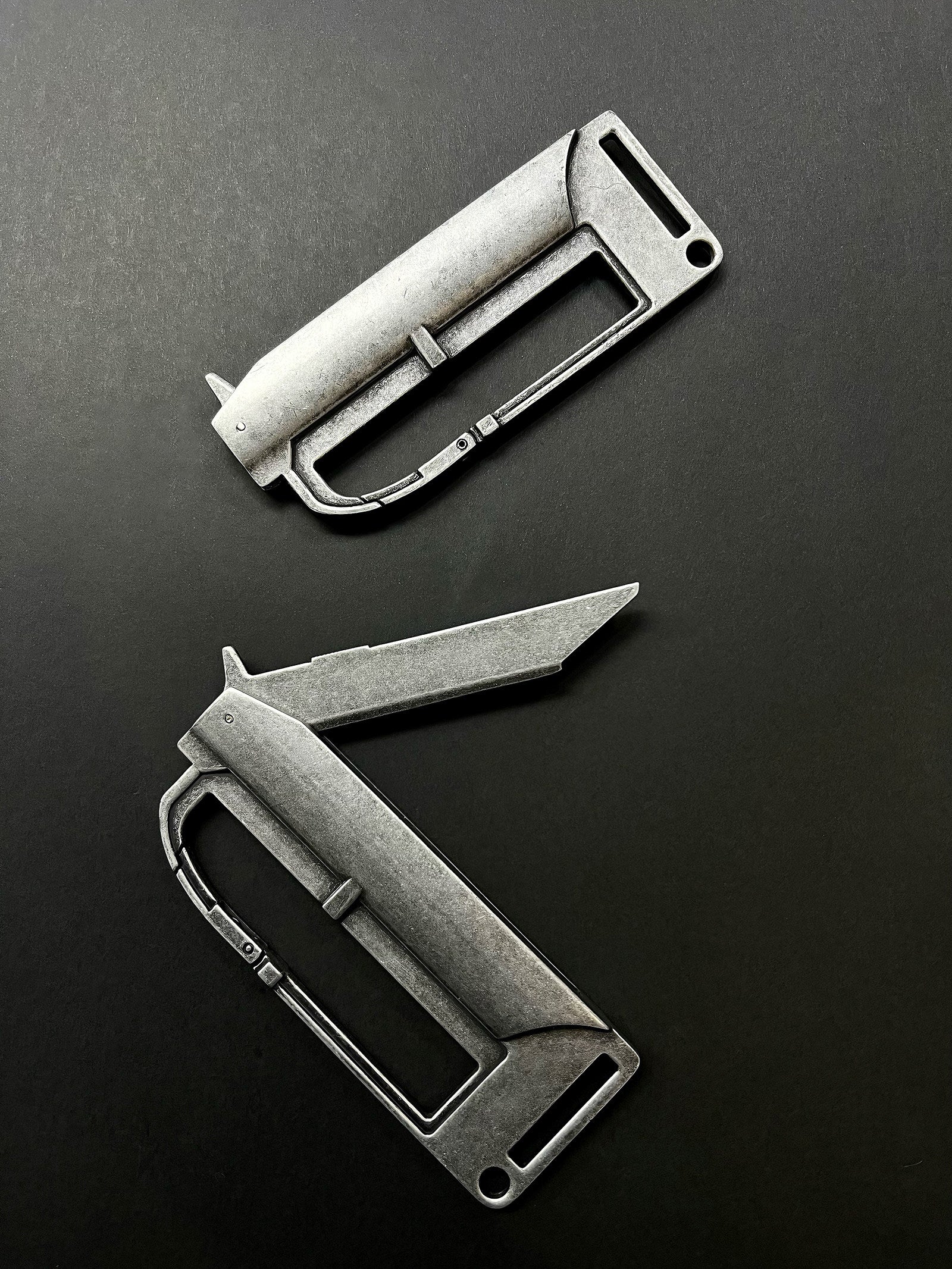 "BΣLA" Scimitar-head belt