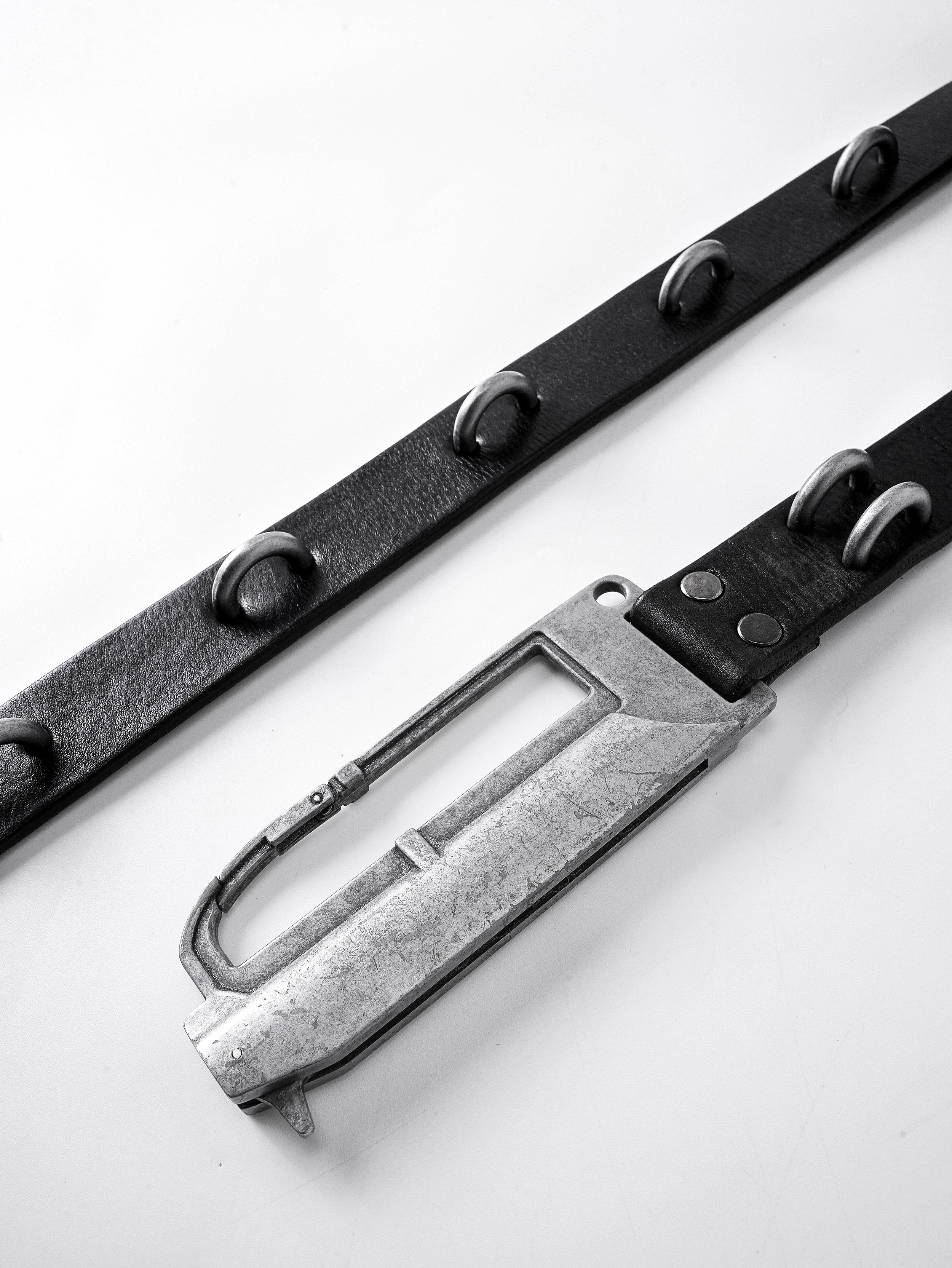 "BΣLA" Scimitar-head belt