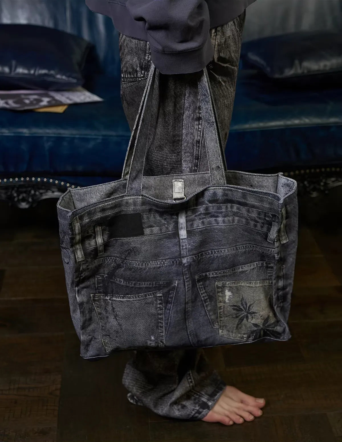Distressed jeans Tote